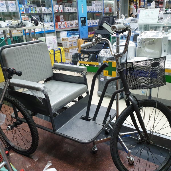 มงกุฎเวชภัณฑ์ (Mongkut Medical Supplies) ร้านขายยา ใน Thung Phaya Thai