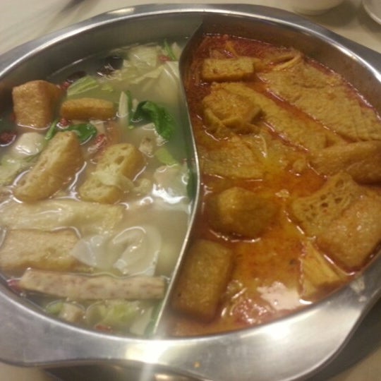 Photo taken at King&#39;s Laksa Steamboat by Sandy O. on 11/21/2012