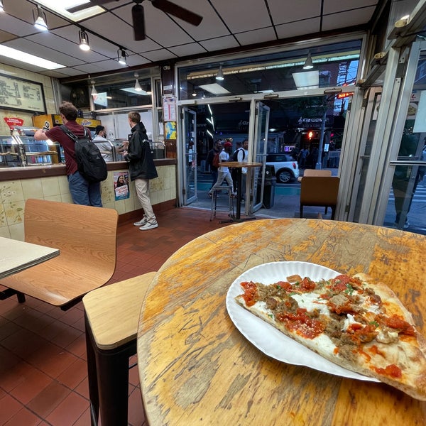 Photo taken at Ben&#39;s Pizzeria by mark h. on 6/22/2022
