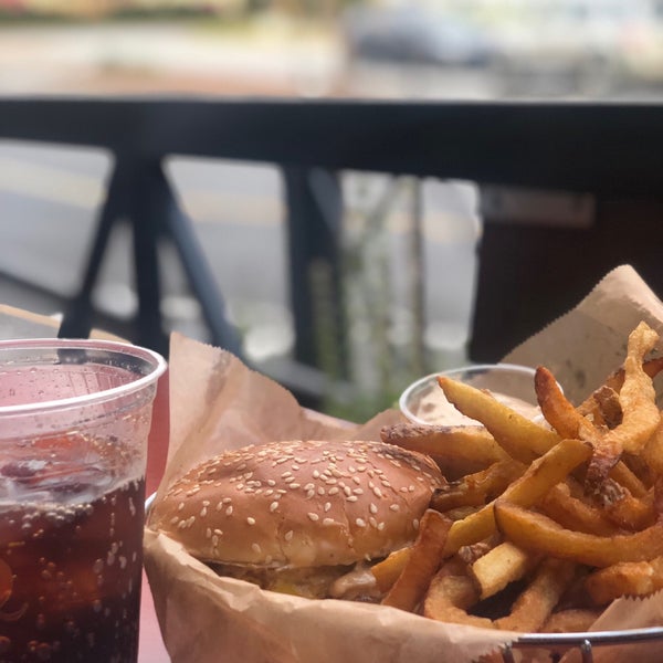 Foto tirada no(a) Farm Burger por S em 7/29/2019