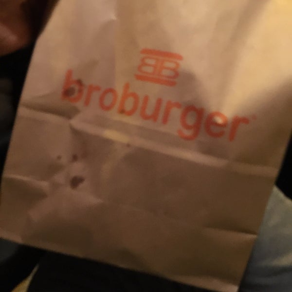 รูปภาพถ่ายที่ broburger โดย دح ☕️ เมื่อ 2/5/2019