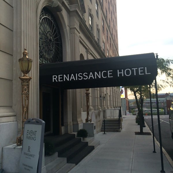 Foto tomada en Renaissance Albany Hotel  por Robert B. el 10/8/2017