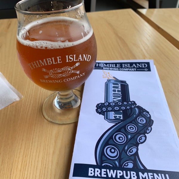 รูปภาพถ่ายที่ Thimble Island Brewing Company โดย Ron N. เมื่อ 6/27/2021