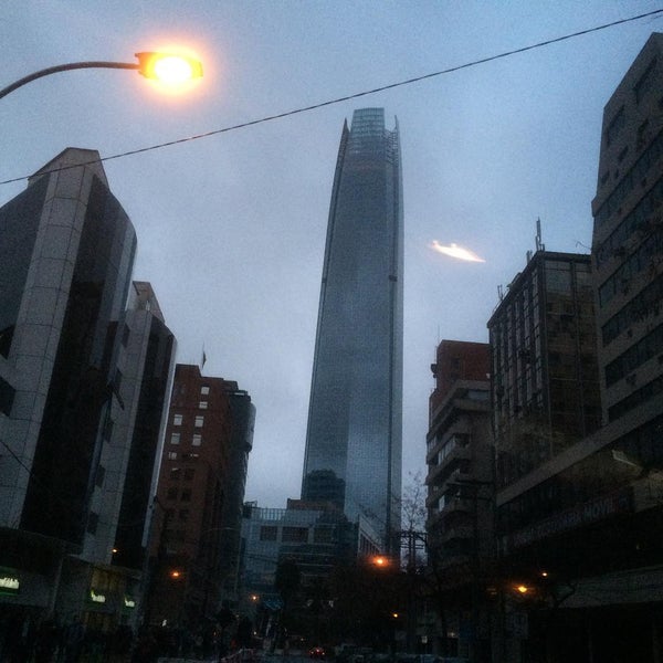 8/9/2015 tarihinde Gonzalo R.ziyaretçi tarafından Costanera Center'de çekilen fotoğraf