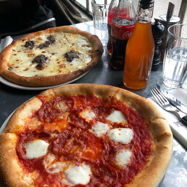 12/20/2019 tarihinde YoonJeong J.ziyaretçi tarafından Pizza East'de çekilen fotoğraf