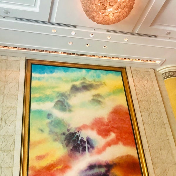 6/18/2019 tarihinde Loraine T.ziyaretçi tarafından Lobby Lounge at Makati Shangri-La'de çekilen fotoğraf