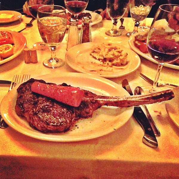 6/21/2013にQuirino S.がBob&#39;s Steak And Chop Houseで撮った写真