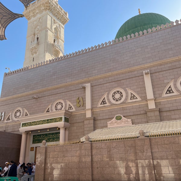 Photo taken at قبر الرسول صلى الله عليه وسلم Tomb of the Prophet (peace be upon him) by AMD on 7/9/2022