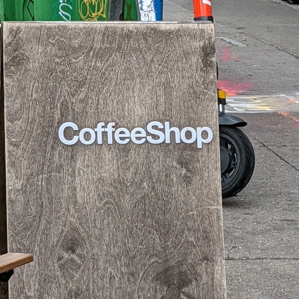 Foto scattata a CoffeeShop da Stello C. il 4/21/2022