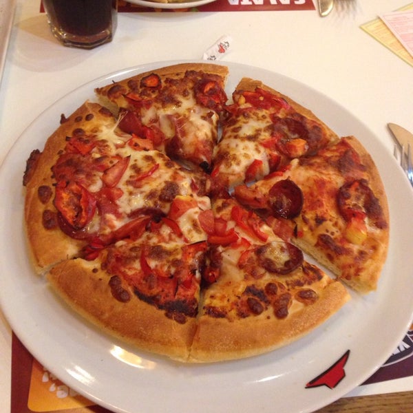 Pizza Hut Pizza Place in Şişli