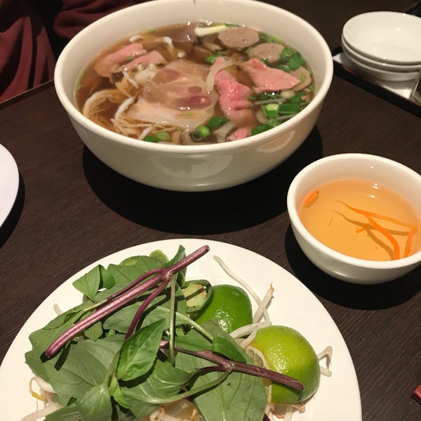 Foto diambil di Ben Tre Vietnamese Homestyle Cuisine oleh Candace B. pada 1/26/2019