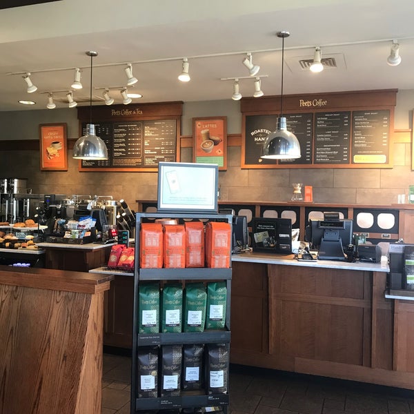 Photo taken at Peet&#39;s Coffee &amp; Tea by Candace B. on 10/10/2019