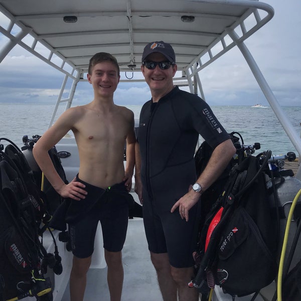 Roatan Divers Dive Store in Roatan, Honduras