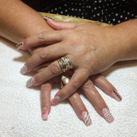Photo taken at Heavenly Unique Nail Spa by Heavenly U. on 10/10/2014
