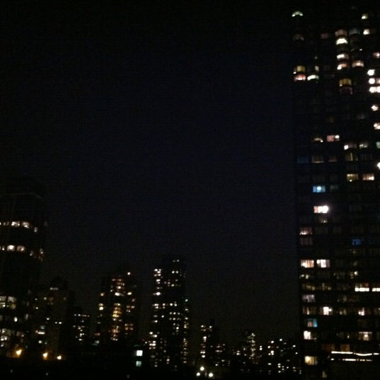 Foto scattata a The Marmara Manhattan da Whitney A. il 11/11/2012