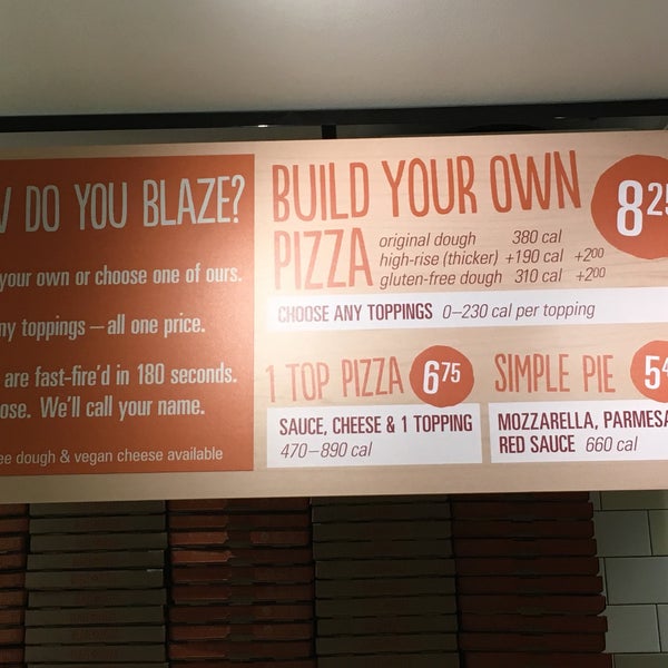 Photo taken at Blaze Pizza by AlohaKarina 🌺🌈🏝 on 3/30/2017