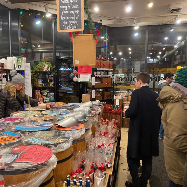 Снимок сделан в The Coffee &amp; Tea Exchange пользователем Rush C. 12/22/2019