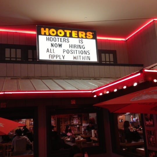 Fotos Bei Hooters Restaurant In Edmonton Fotos Bei Hooters Restaurant In Edmonton