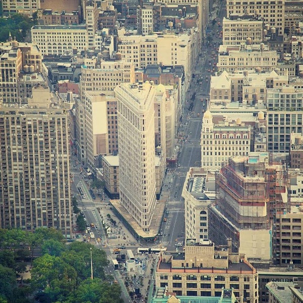 Foto diambil di Real Estate Education Center (REEDC) - Manhattan oleh Cesar A. pada 9/2/2014