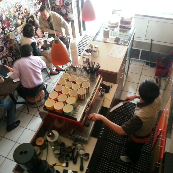 7/16/2014 tarihinde Rocio A.ziyaretçi tarafından La Buena Taza de Café'de çekilen fotoğraf