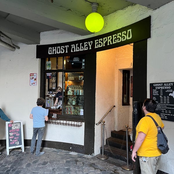 Das Foto wurde bei Ghost Alley Espresso von Maddy B. am 7/5/2022 aufgenommen
