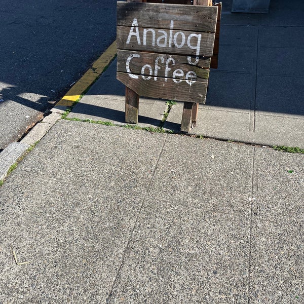 7/8/2022 tarihinde Maddy B.ziyaretçi tarafından Analog Coffee'de çekilen fotoğraf