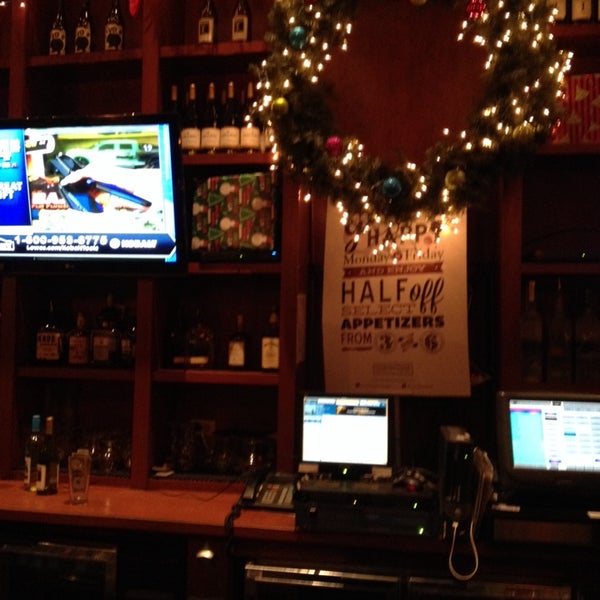 12/8/2013 tarihinde Bill L.ziyaretçi tarafından Townhouse Restaurant &amp; Wine Bar'de çekilen fotoğraf
