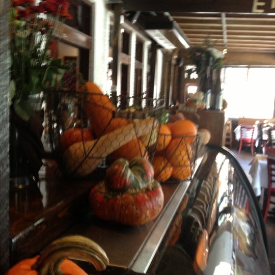 Снимок сделан в Boca Kitchen Bar &amp; Market пользователем AMANDA VAN OVER @. 10/23/2012