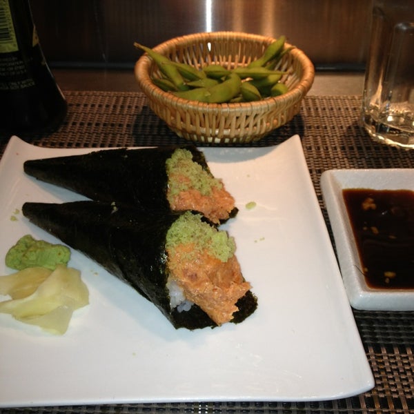 Foto scattata a sushi d da Marlon-Andrew E. il 6/22/2013