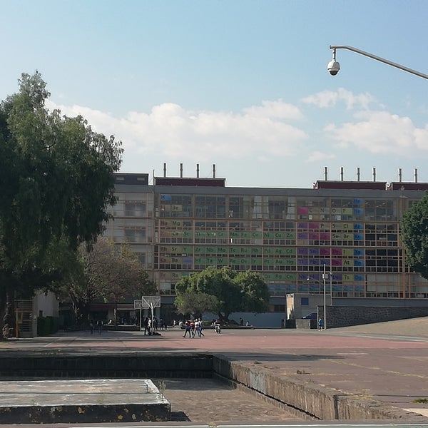 Photo taken at Facultad de Ingeniería by Mariana R. on 4/2/2019