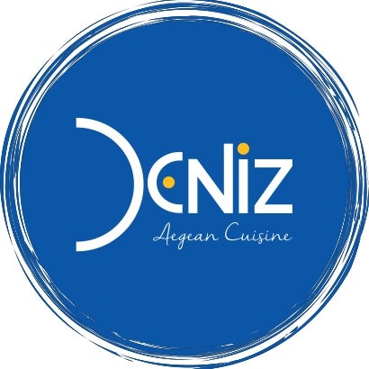 Foto scattata a Deniz Restaurant &amp; Cafe da Deniz Restaurant &amp; Cafe il 12/21/2018