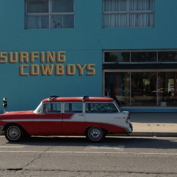รูปภาพถ่ายที่ Surfing Cowboys โดย Donna G. เมื่อ 4/15/2013