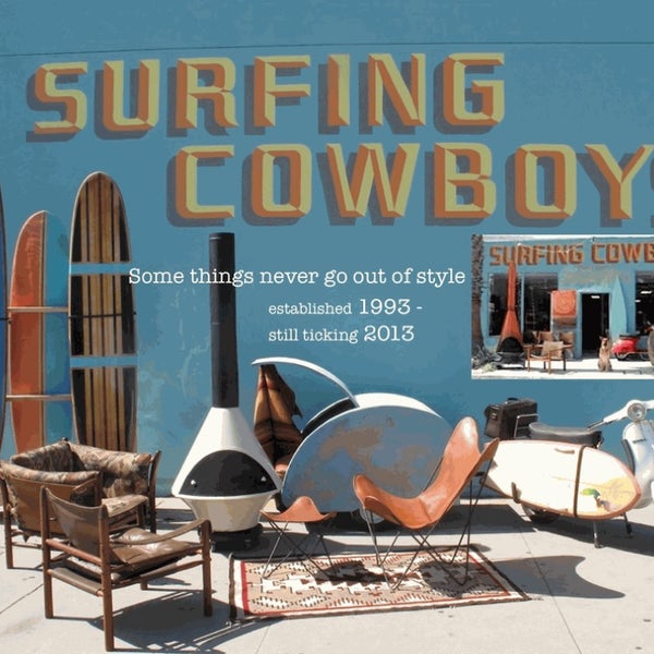 Foto tirada no(a) Surfing Cowboys por Donna G. em 4/12/2013