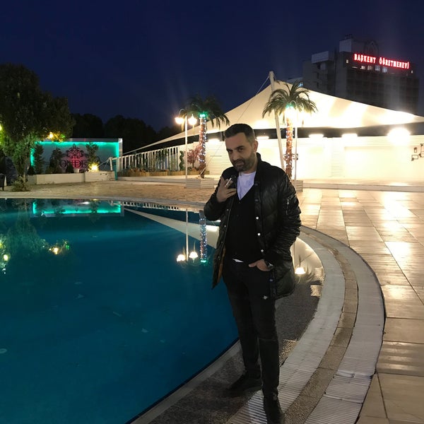 Foto tirada no(a) Wonders Wedding Pool Restaurant por Fatih A. em 11/18/2019