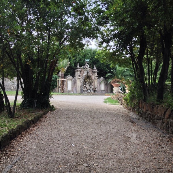 Photo taken at Villa Sciarra by Mihap M. on 7/20/2014