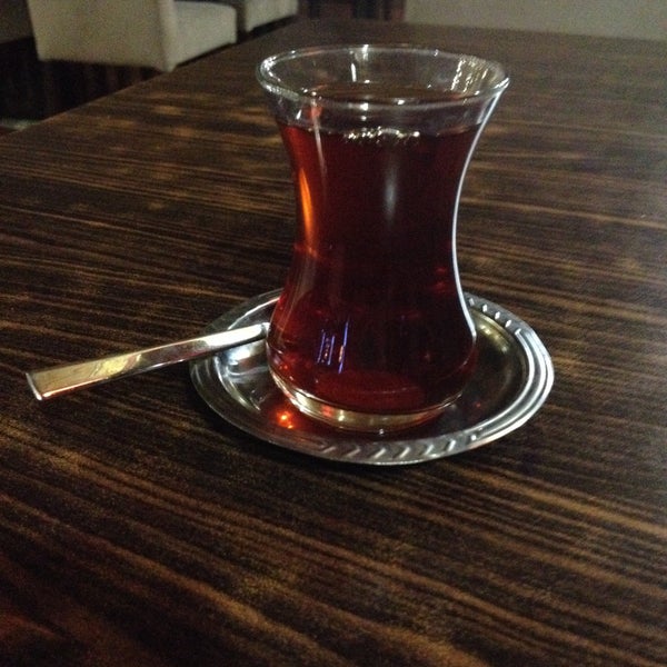 Foto tomada en Osmanlı Kebap &amp; Caffė Latte  por Özlem el 3/18/2015