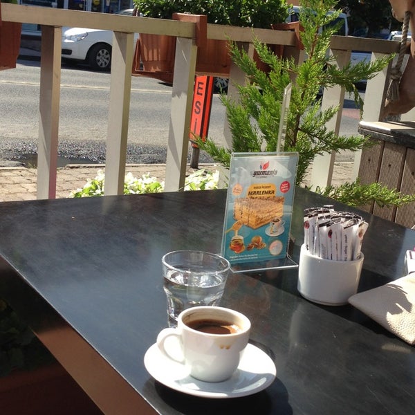 5/20/2013 tarihinde Cansu K.ziyaretçi tarafından Cafe De Florya'de çekilen fotoğraf