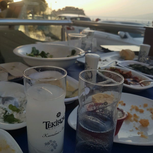 Photo taken at Mavi Balık&amp;Meze Restaurant by ♈ on 8/2/2021