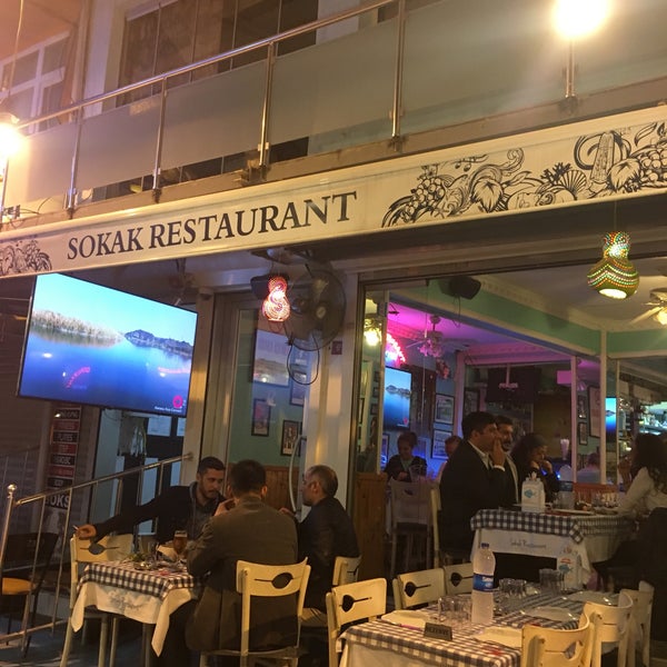 Photo prise au Sokak Restaurant Cengizin Yeri par DORAN le10/11/2019