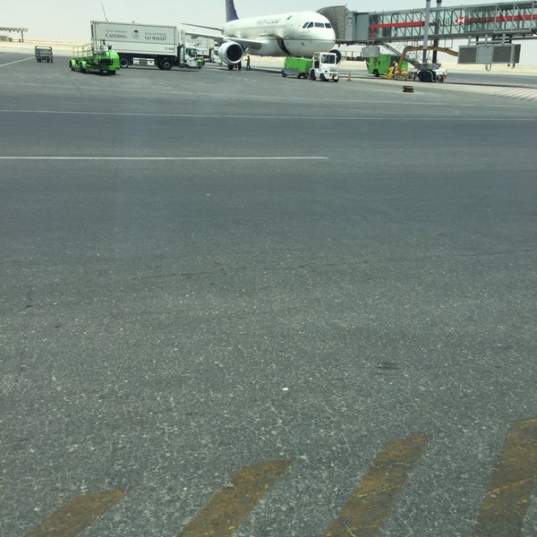 Foto diambil di King Fahd International Airport (DMM) oleh MohammeD pada 6/30/2019