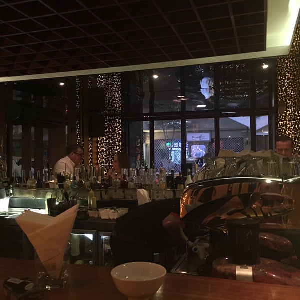 Foto tirada no(a) MAY Restaurant &amp; Bar por Loan T. em 4/25/2016