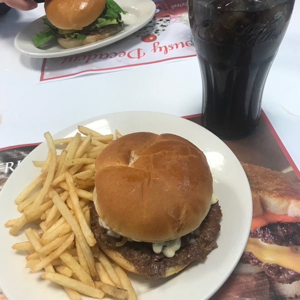Steak 'n Shake Ypsilanti'de Amerikan Restoranı