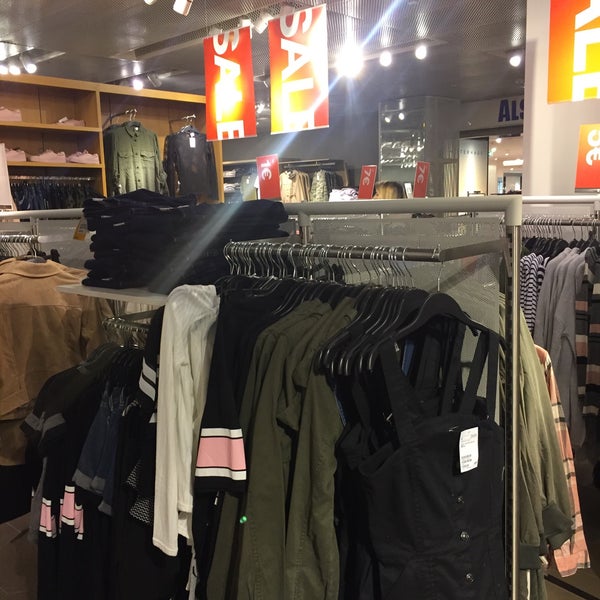 H M Clothing Store In Neustadt
