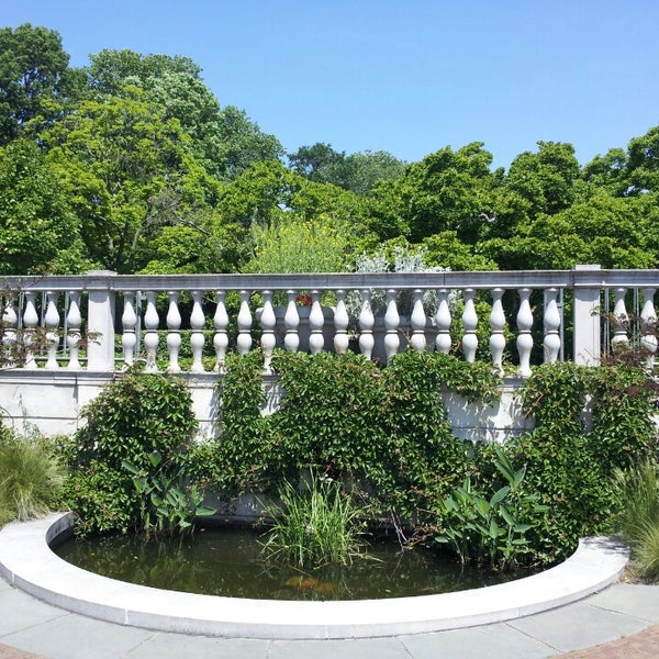 Das Foto wurde bei Brooklyn Botanic Garden von Sabeeha M. am 6/1/2013 aufgenommen