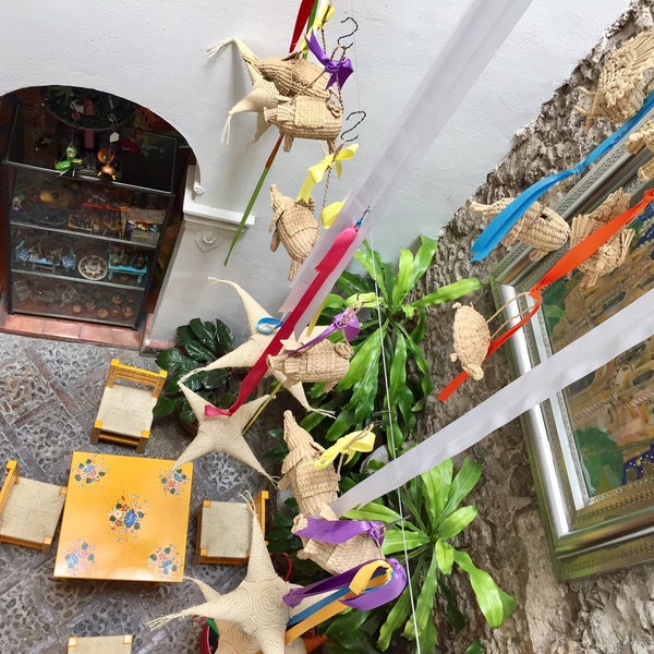 รูปภาพถ่ายที่ La Esquina, Museo del Juguete Popular Mexicano โดย Gastelum M. เมื่อ 7/7/2017