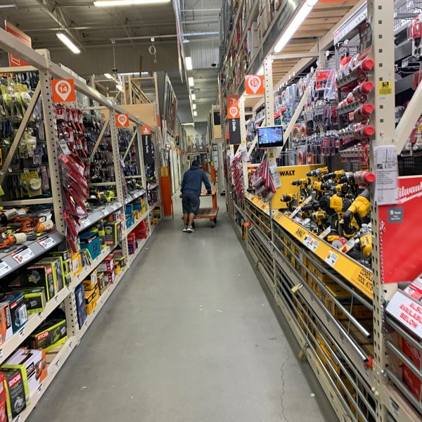 The Home Depot Clovis'te Hırdavat Mağazası