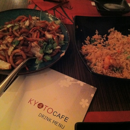 10/4/2012 tarihinde Hziyaretçi tarafından Kyoto Sushi &amp; Grill'de çekilen fotoğraf