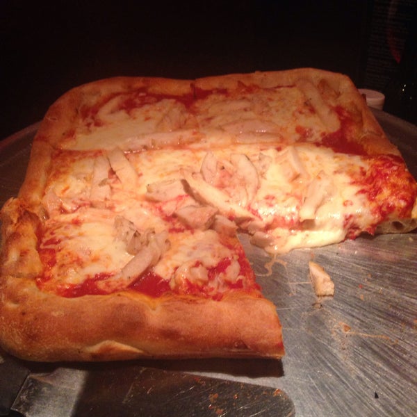 Foto tomada en Salvatore&#39;s Pizzeria  por Donna O. el 11/6/2015