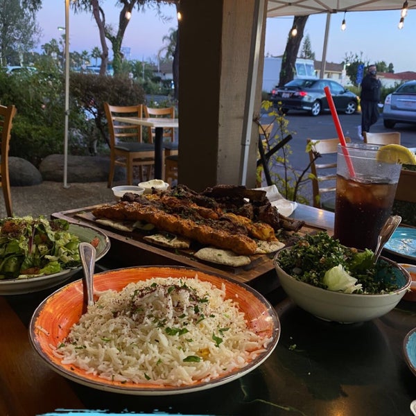 Foto scattata a Aladdin Mediterranean Restaurant da Yasir il 11/28/2020