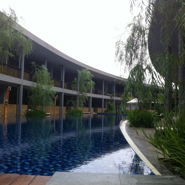 รูปภาพถ่ายที่ Hotel NEO+ Green Savana Sentul City โดย Fathul Masruri S. เมื่อ 4/26/2013